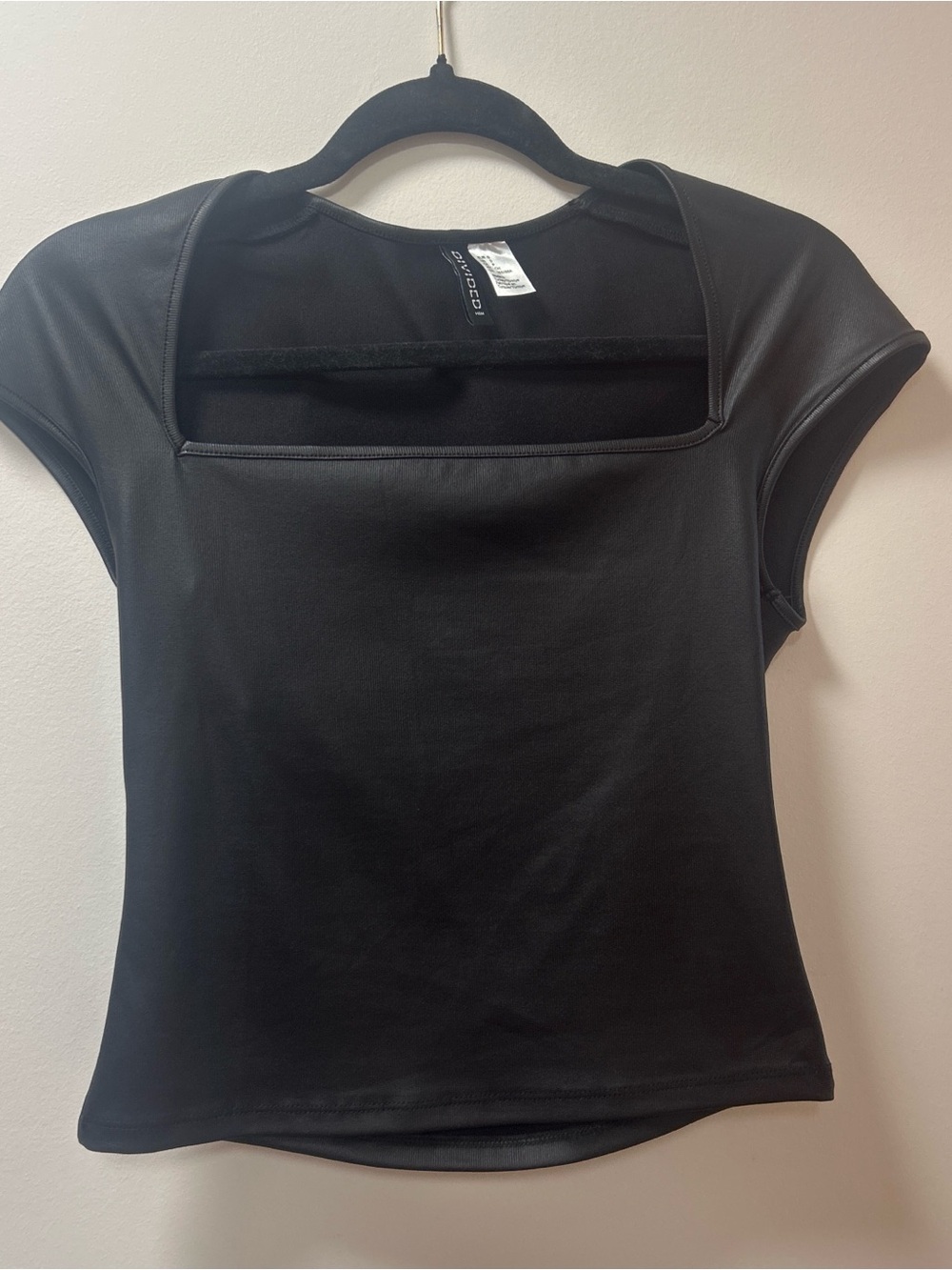 Women's Black Square-Neck Short Sleeve Top